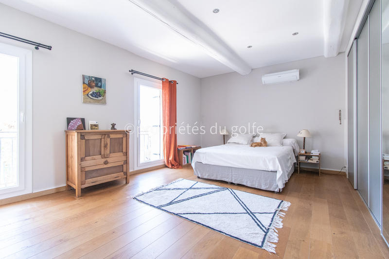 Maison - 312 m² - 6 pièces