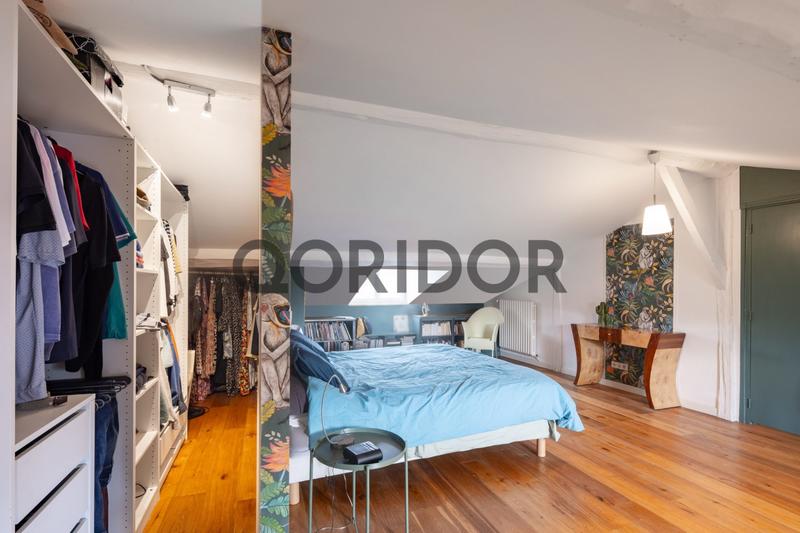 Maison - 237 m² - 6 pièces