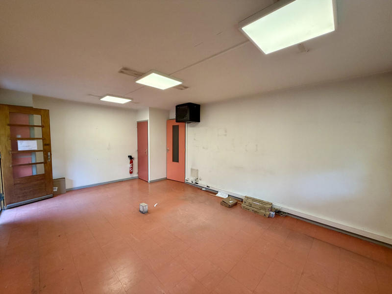 Local commercial - 76 m² - 3 pièces