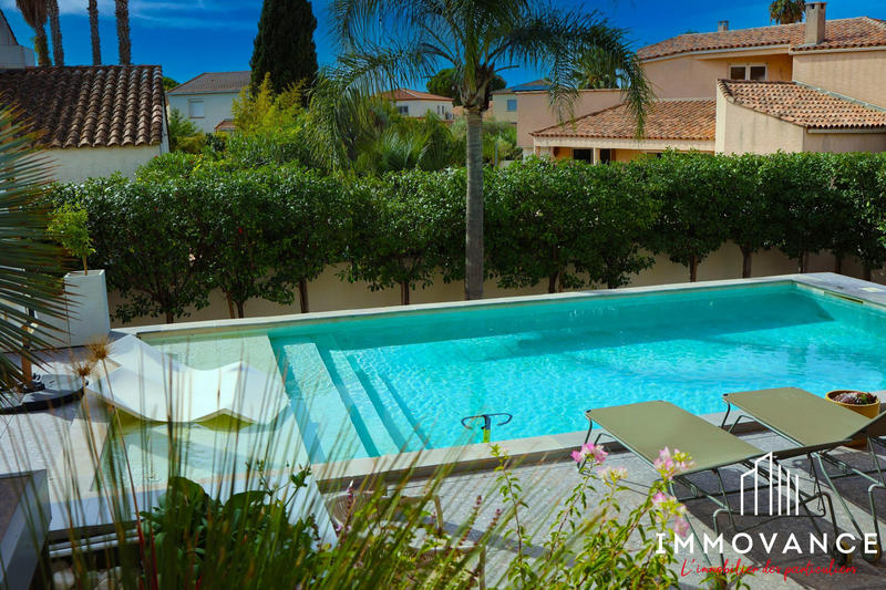 Maison contemporaine - 275 m² - 6 pièces