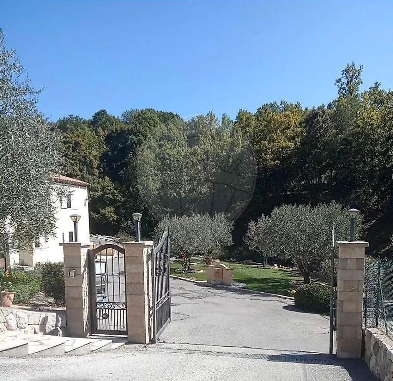 Maison - 182 m² - 4 pièces