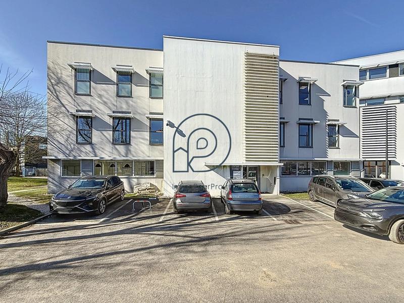 Bureau - 230 m²