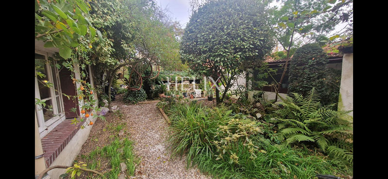 Maison - 140 m² - 8 pièces