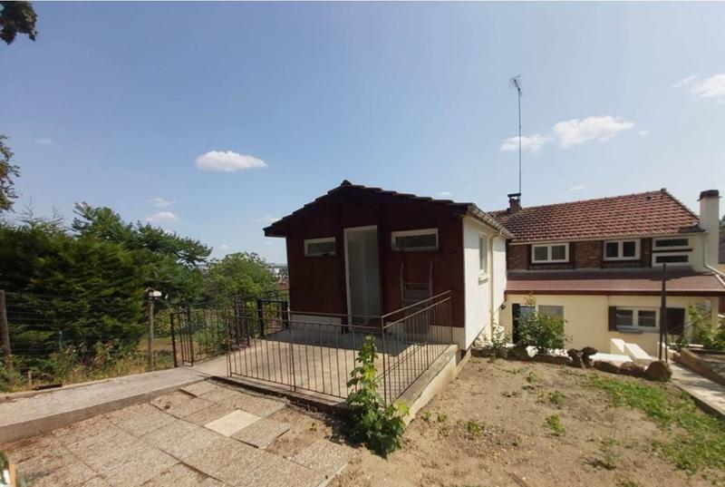 Maison traditionnelle - 220 m² - 7 pièces