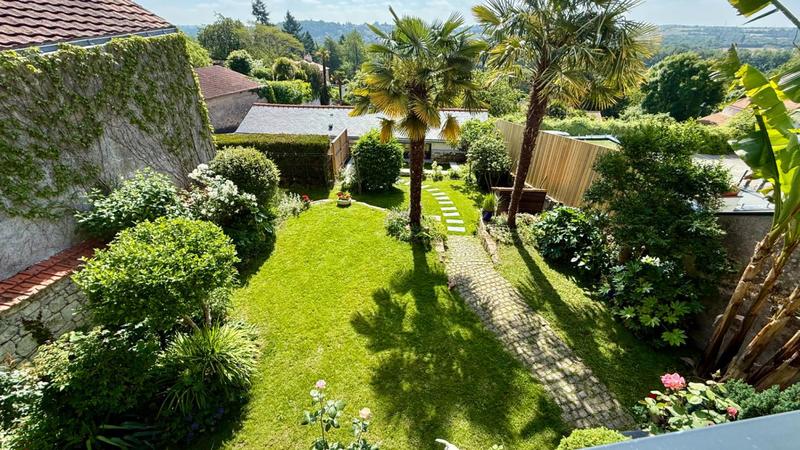 Maison - 209 m² - 9 pièces