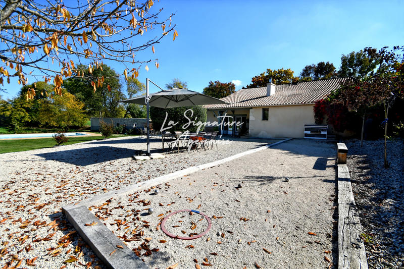 Maison - 230 m² - 5 pièces