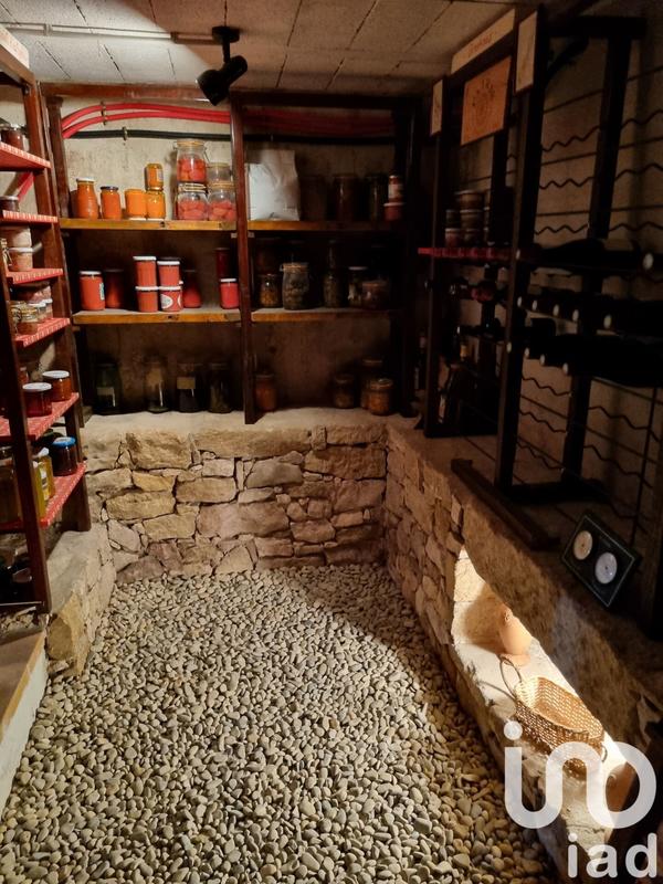 Maison - 237 m² - 7 pièces