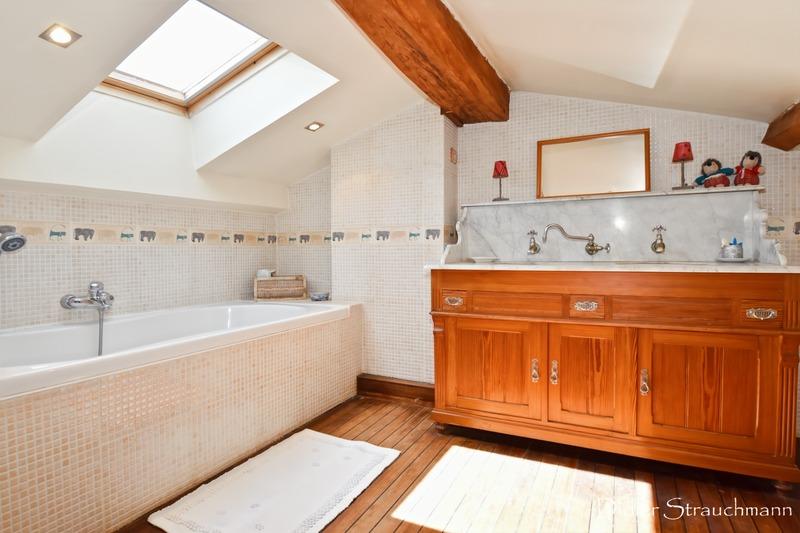 Maison - 206 m² - 7 pièces