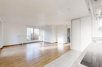 Appartement - 80 m² - 4 pièces