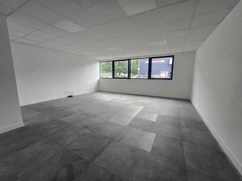 Local d'activités - 391 m²