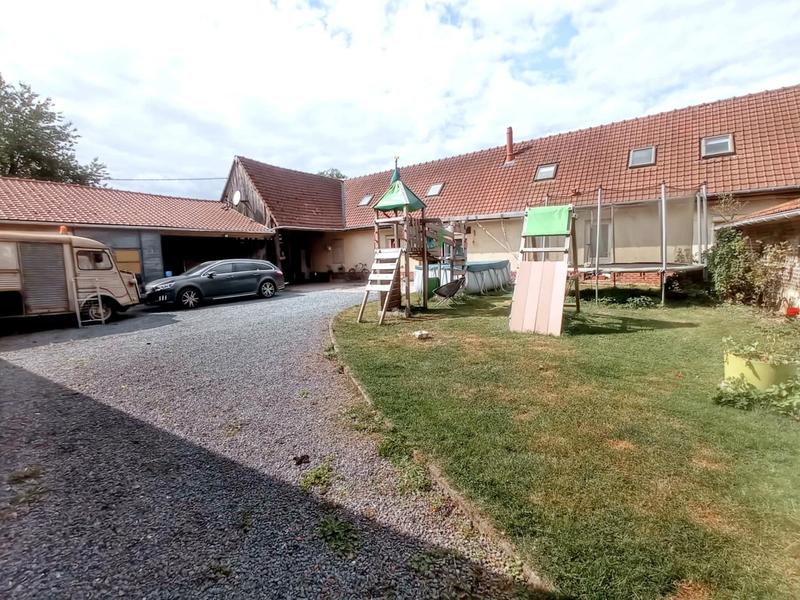 Maison - 223 m² - 9 pièces