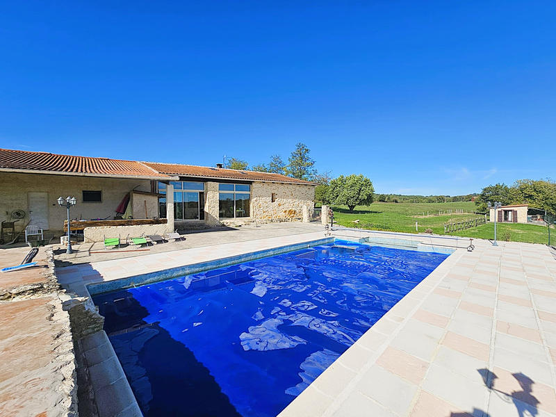 Maison - 400 m² - 18 pièces