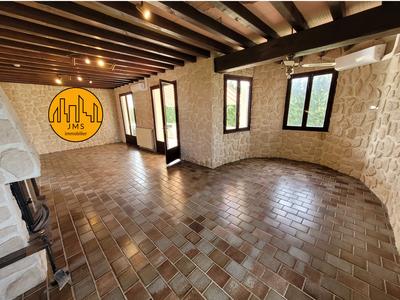 Maison - 240 m² - 8 pièces