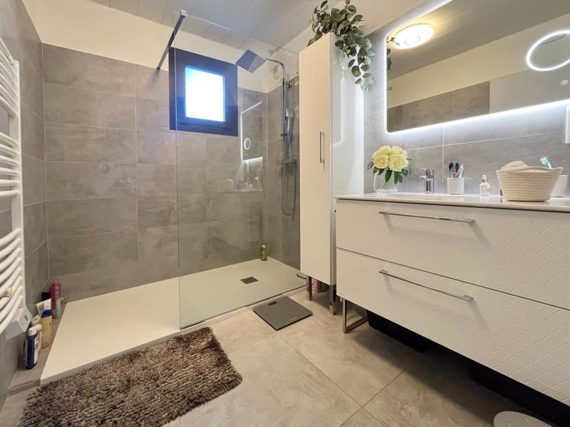 Appartement - 81 m² - 3 pièces