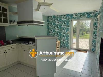 Maison - 212 m² - 7 pièces