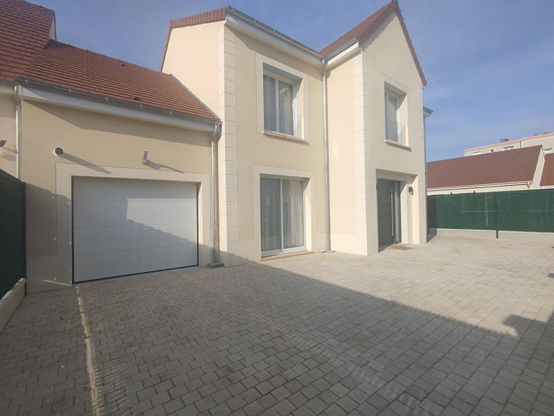 Maison - 170 m² - 8 pièces