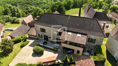 Maison - 199 m² - 10 pièces