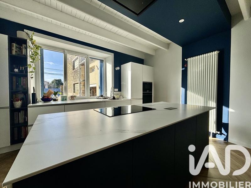 Maison - 216 m² - 8 pièces