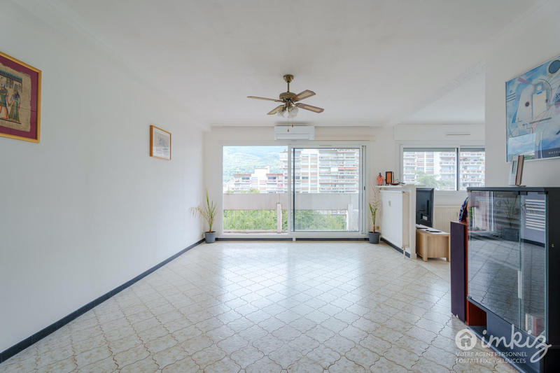 Appartement - 82 m² - 3 pièces