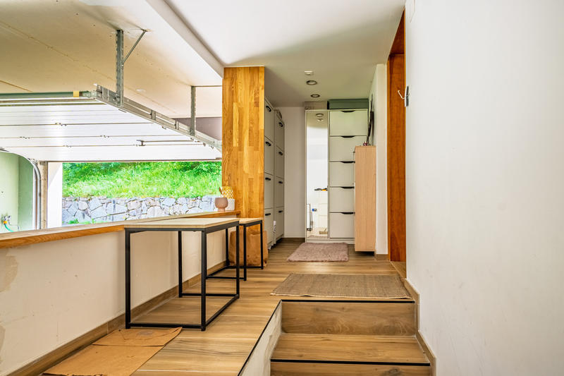 Maison - 250 m² - 7 pièces