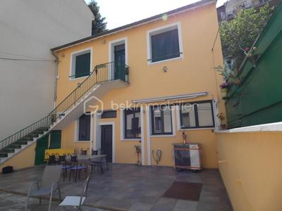 Maison de ville - 140 m² - 6 pièces