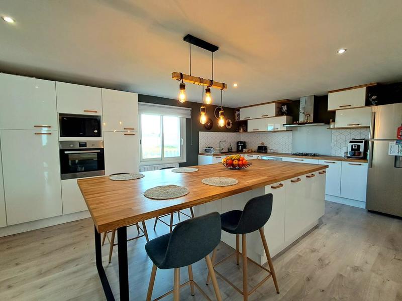 Maison - 192 m² - 7 pièces