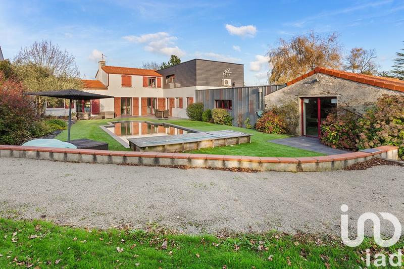 Maison - 324 m² - 10 pièces