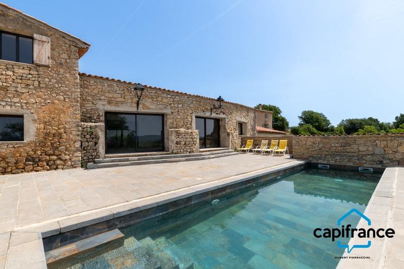 Propriété - 621 m² - 12 pièces