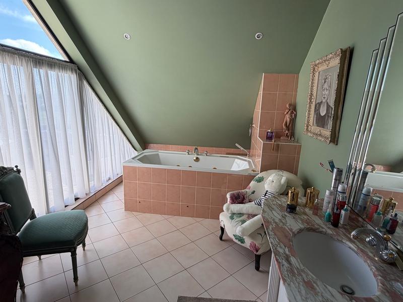 Maison ancienne - 188 m² - 10 pièces