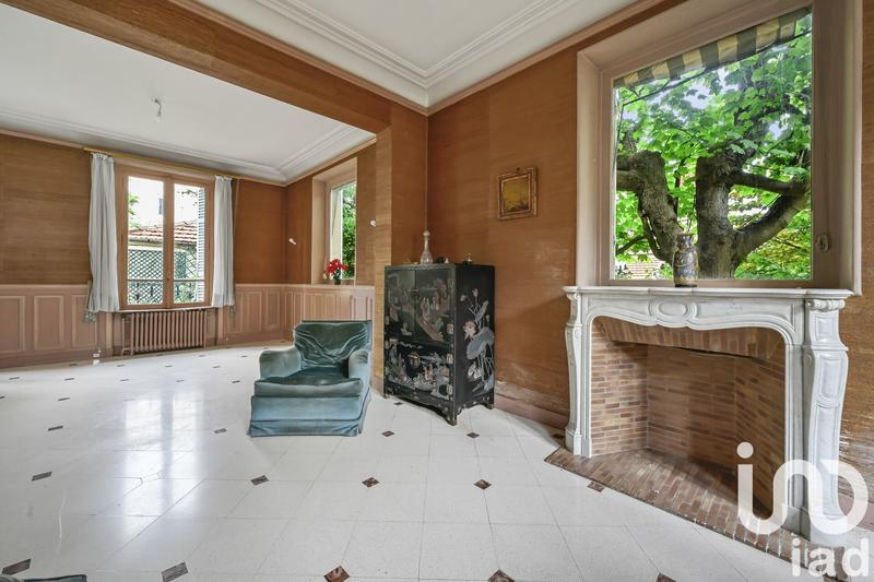 Maison - 243 m² - 8 pièces