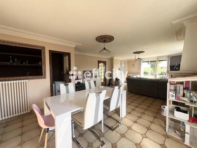 Pavillon - 193 m² - 8 pièces