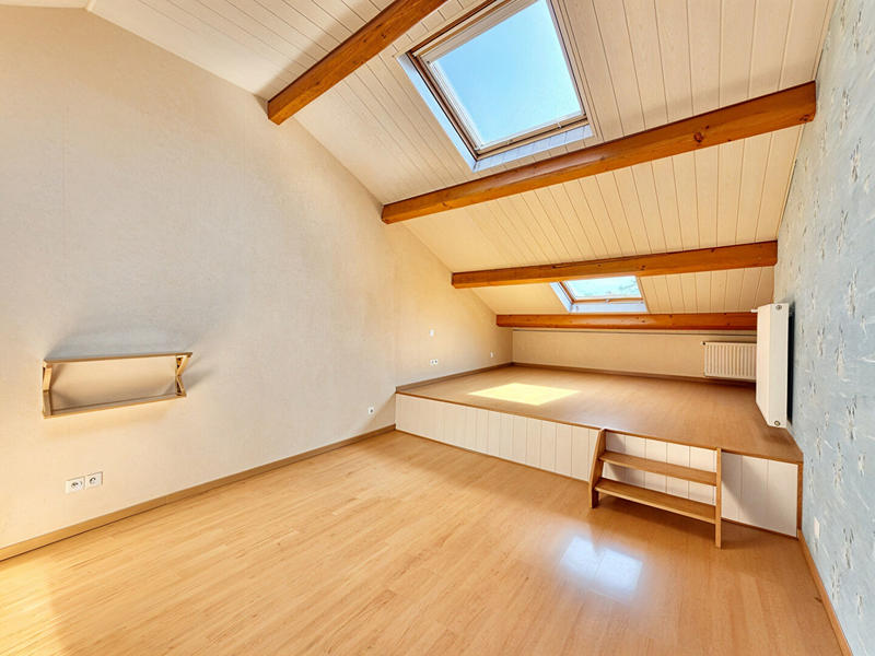 Maison - 269 m² - 9 pièces