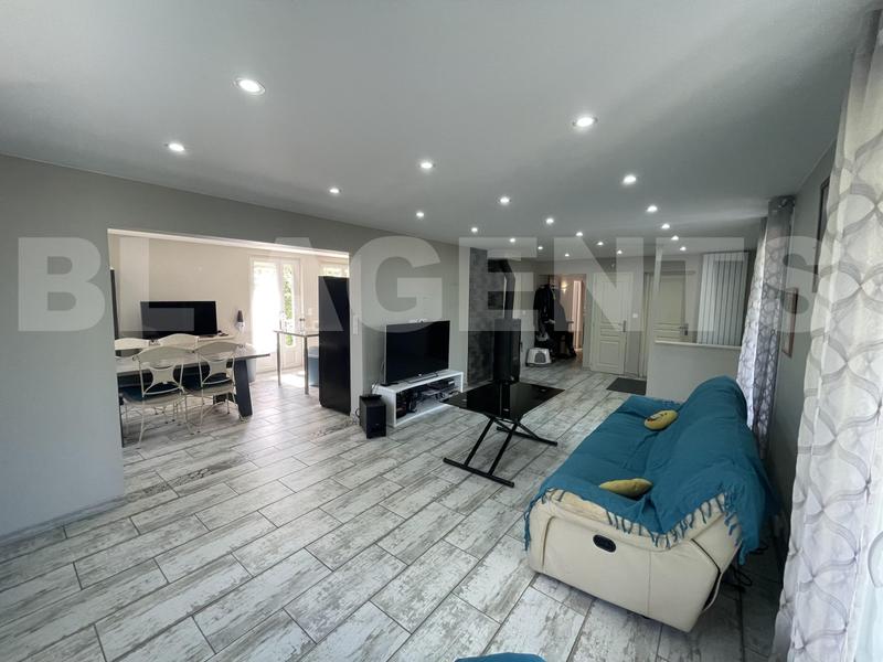 Villa - 157 m² - 8 pièces