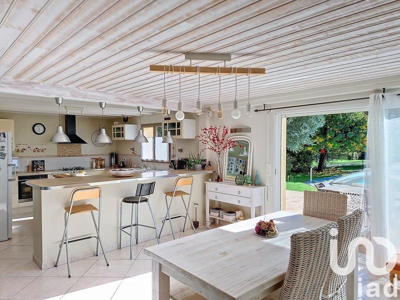 Maison - 200 m² - 7 pièces