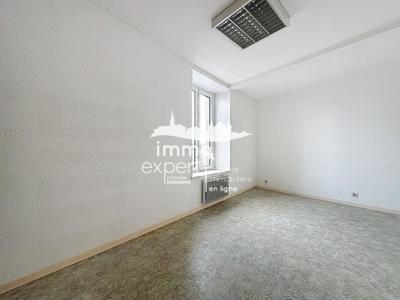 Bureau - 64 m² - 5 pièces