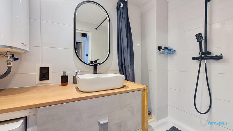 Appartement - 64 m² - 2 pièces