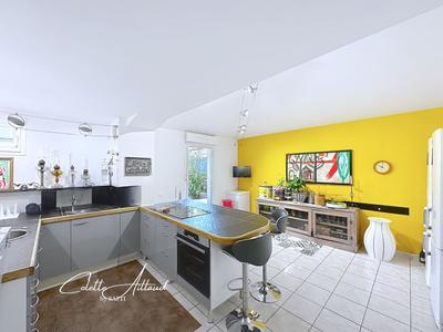 Appartement - 130 m² - 4 pièces