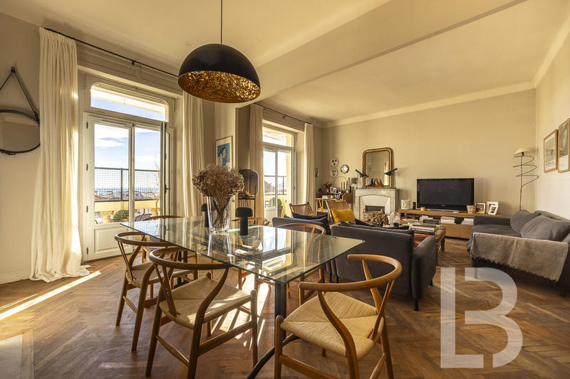 Appartement - 98 m² - 4 pièces