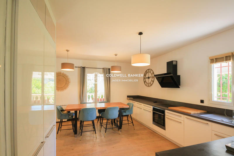 Villa - 200 m² - 6 pièces