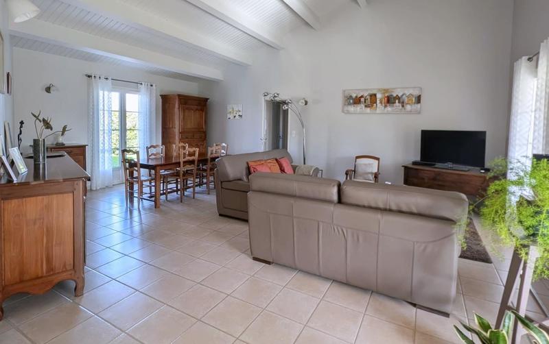 Maison - 202 m² - 5 pièces