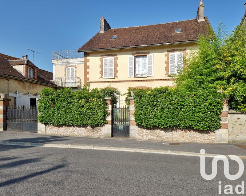 Maison - 205 m² - 8 pièces
