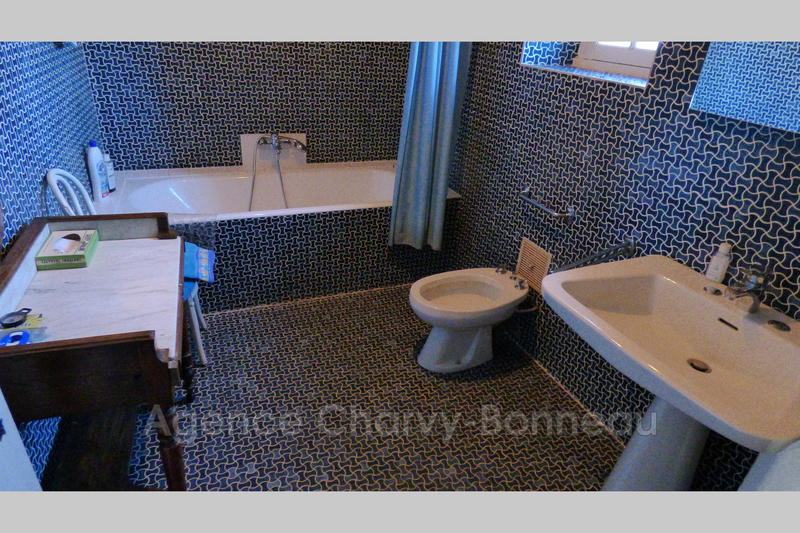 Propriété - 213 m² - 7 pièces