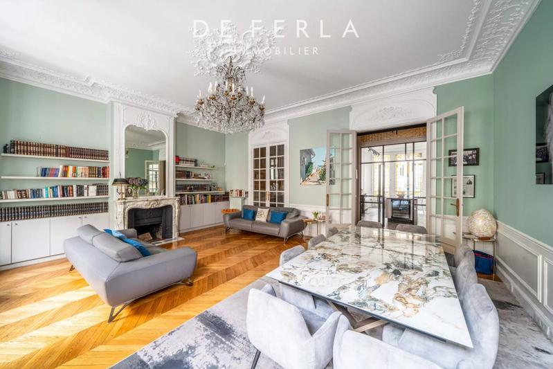 Appartement - 190 m² - 5 pièces