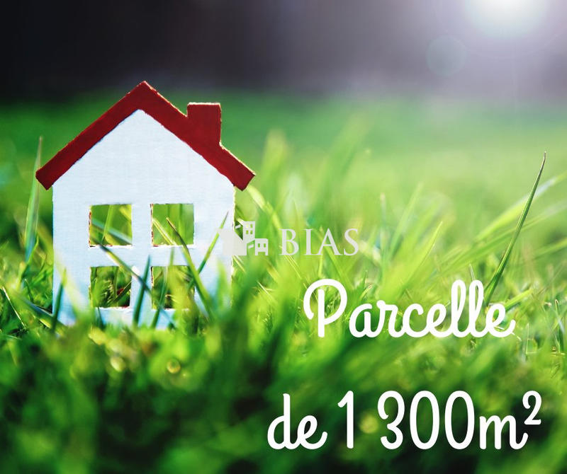 Terrain - 1 300 m²