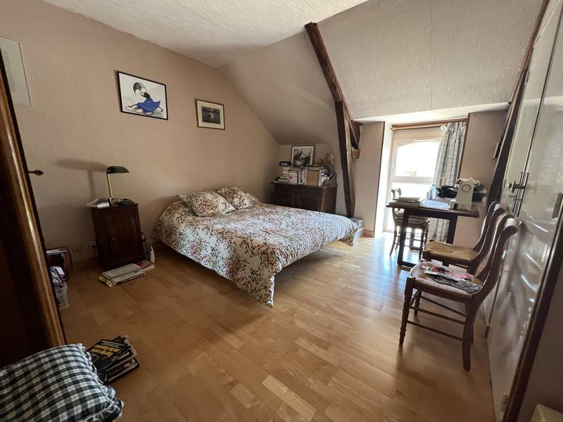 Maison - 280 m² - 8 pièces