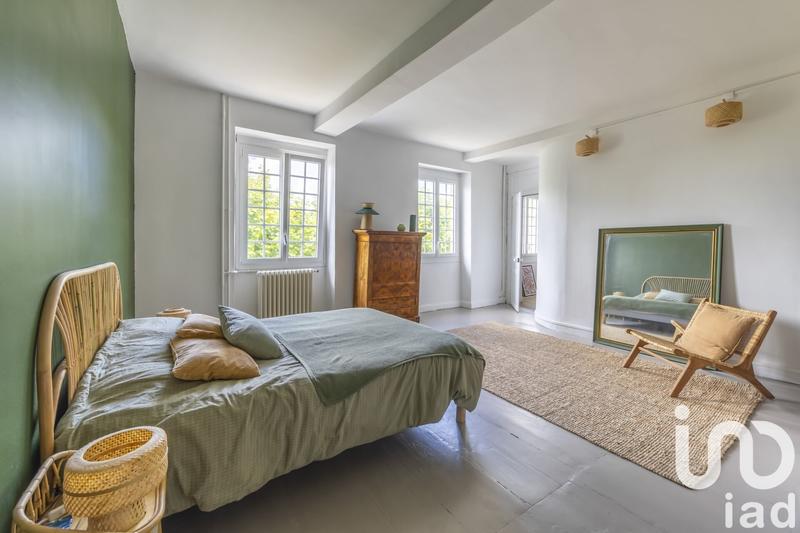 Maison - 383 m² - 11 pièces