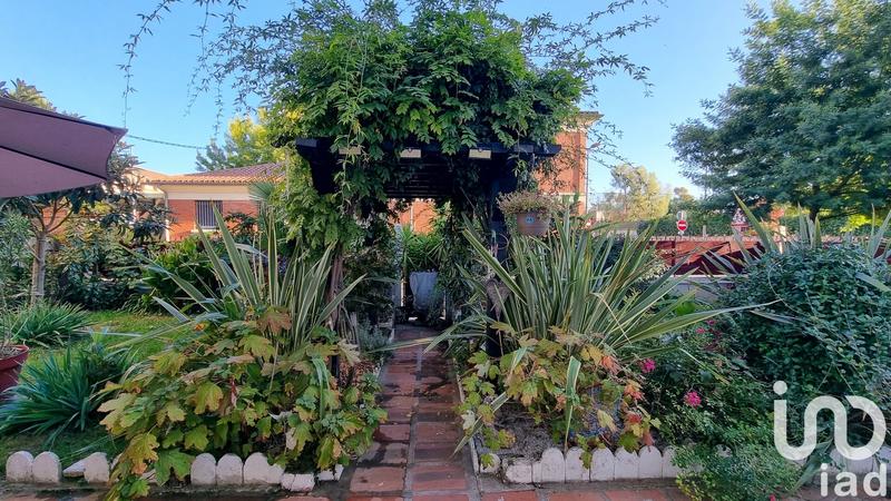 Maison - 201 m² - 6 pièces