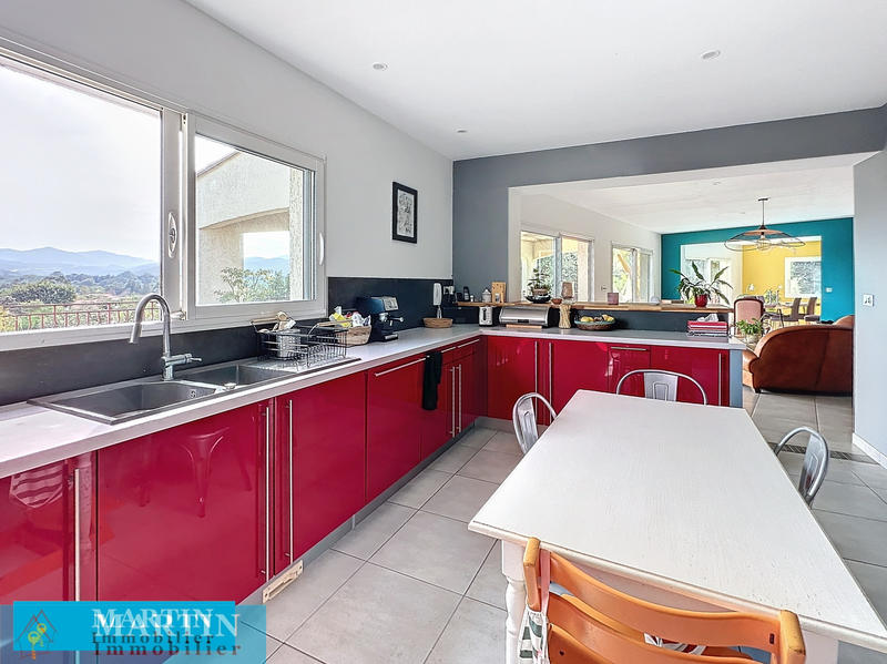 Villa - 325 m² - 10 pièces