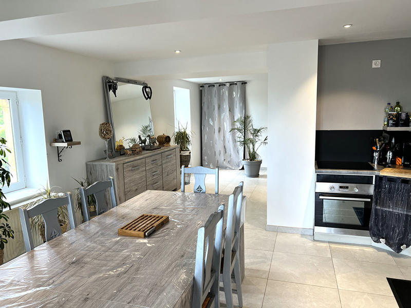 Maison - 120 m² - 10 pièces