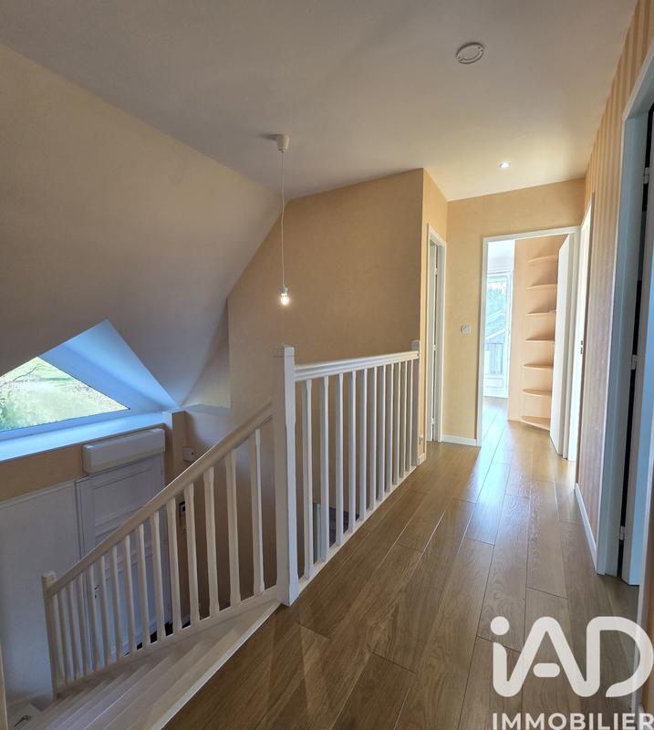 Maison - 210 m² - 7 pièces